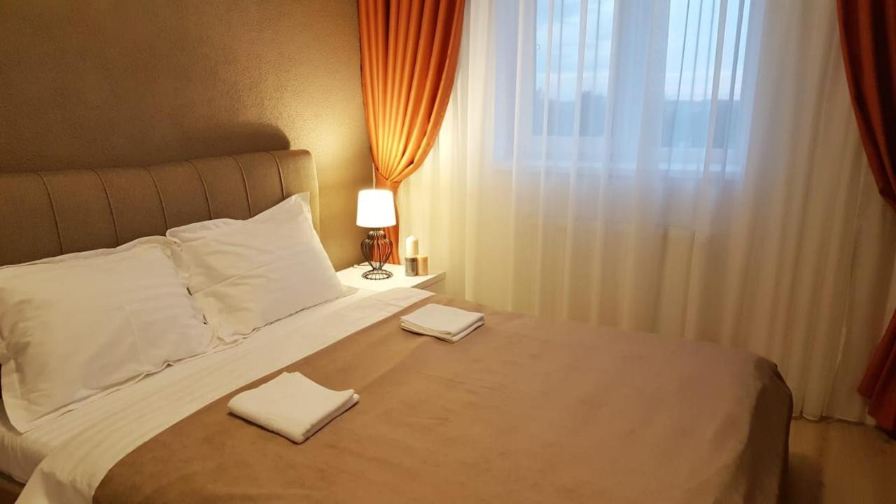 Elias Central Apartment - 2 Bedrooms & Free Parking Oradea Exterior photo